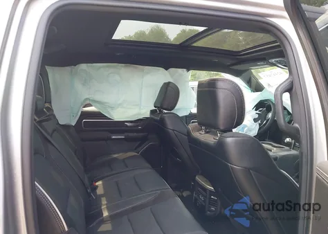 2025 Ram 1500 Laramie 4X4 6'4 Box z USA, uszkodzony, nr VIN 1C6SRFRP2SN520862